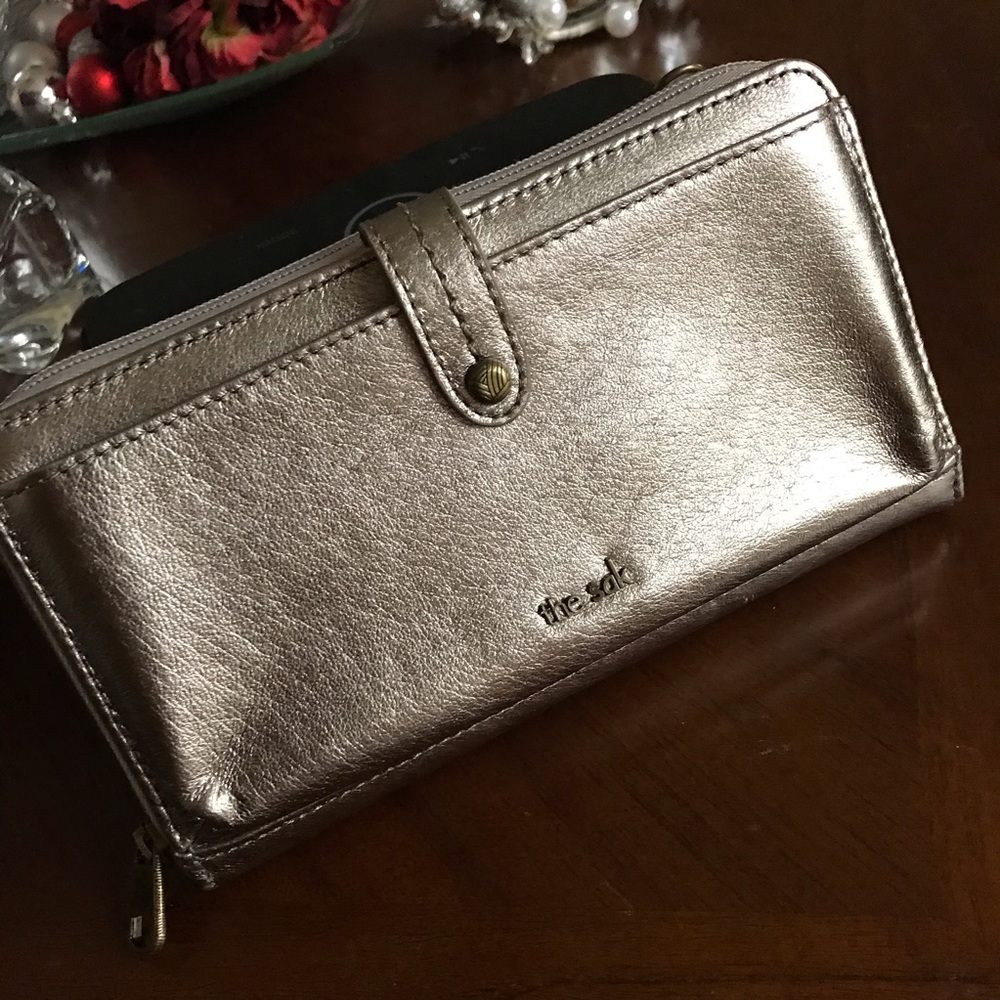 SOLD 🚫 New Sak Leather wallet crossbody